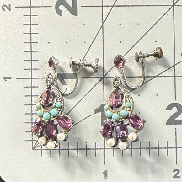 Vintage silver tone purple rhinestones faux turquoise pearls screw back earrings - Picture 7 of 8